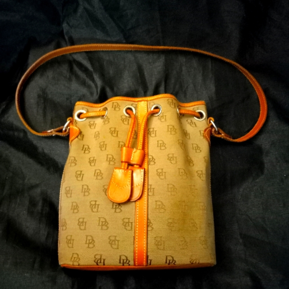 *DOONEY & BOURKE BUCKET PURSE*
